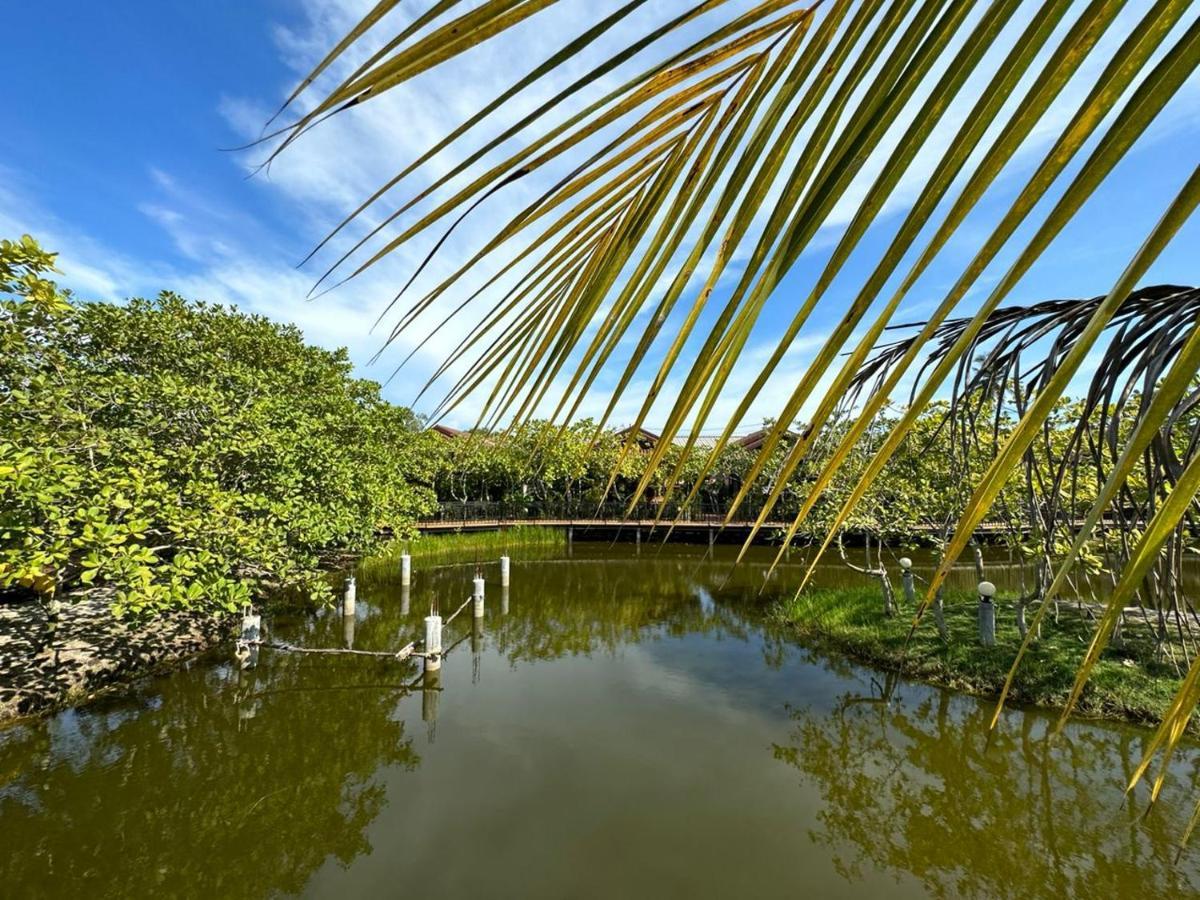 The Beatles Lagoon Чалонг Экстерьер фото